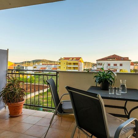 Charming Tale Apartments Modun19 Pirovac Quarto foto