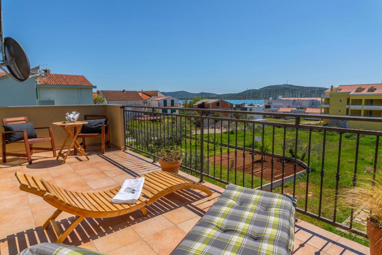 Charming Tale Apartments Modun19 Pirovac Exterior foto