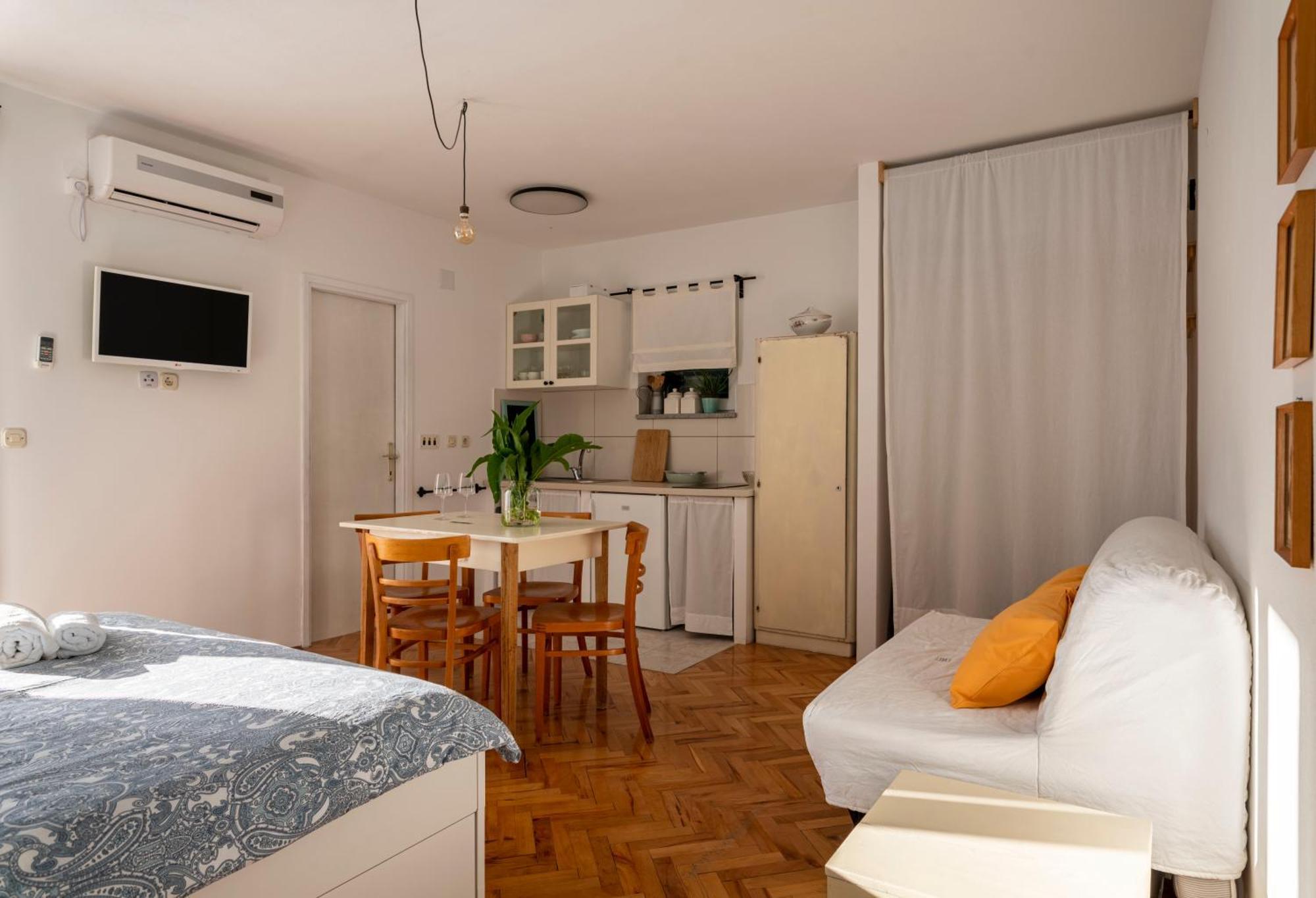 Charming Tale Apartments Modun19 Pirovac Quarto foto